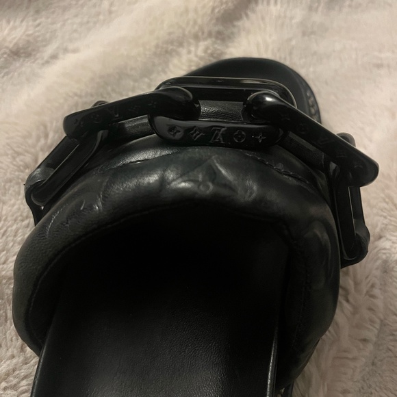 Louis Vuitton Leather Chain-Link Accents Slides - Picture 11 of 16